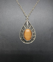 Load image into Gallery viewer, Silver and Brown Necklace
