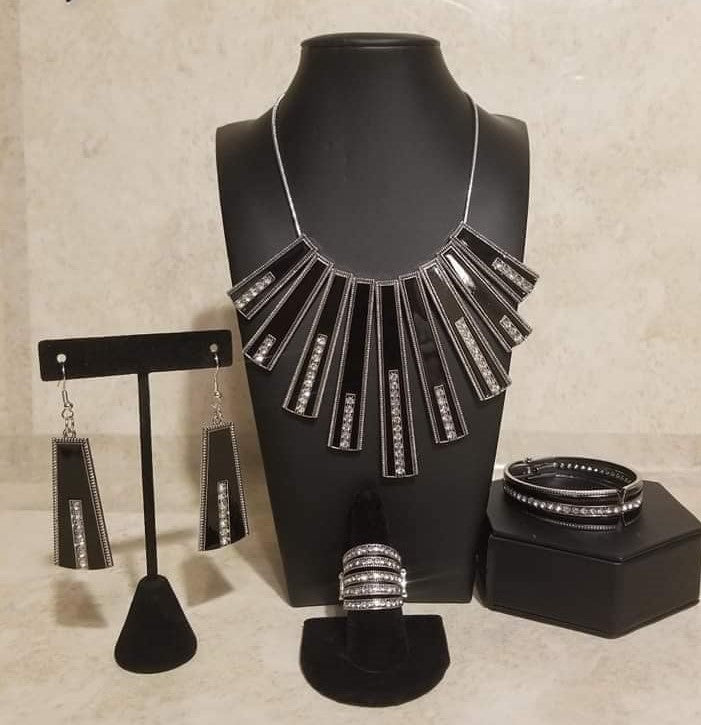 Black and Silver Set